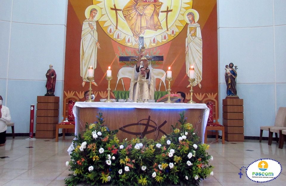 Em memorial do seu amor pela humanidade Jesus Cristo institui a Eucaristia