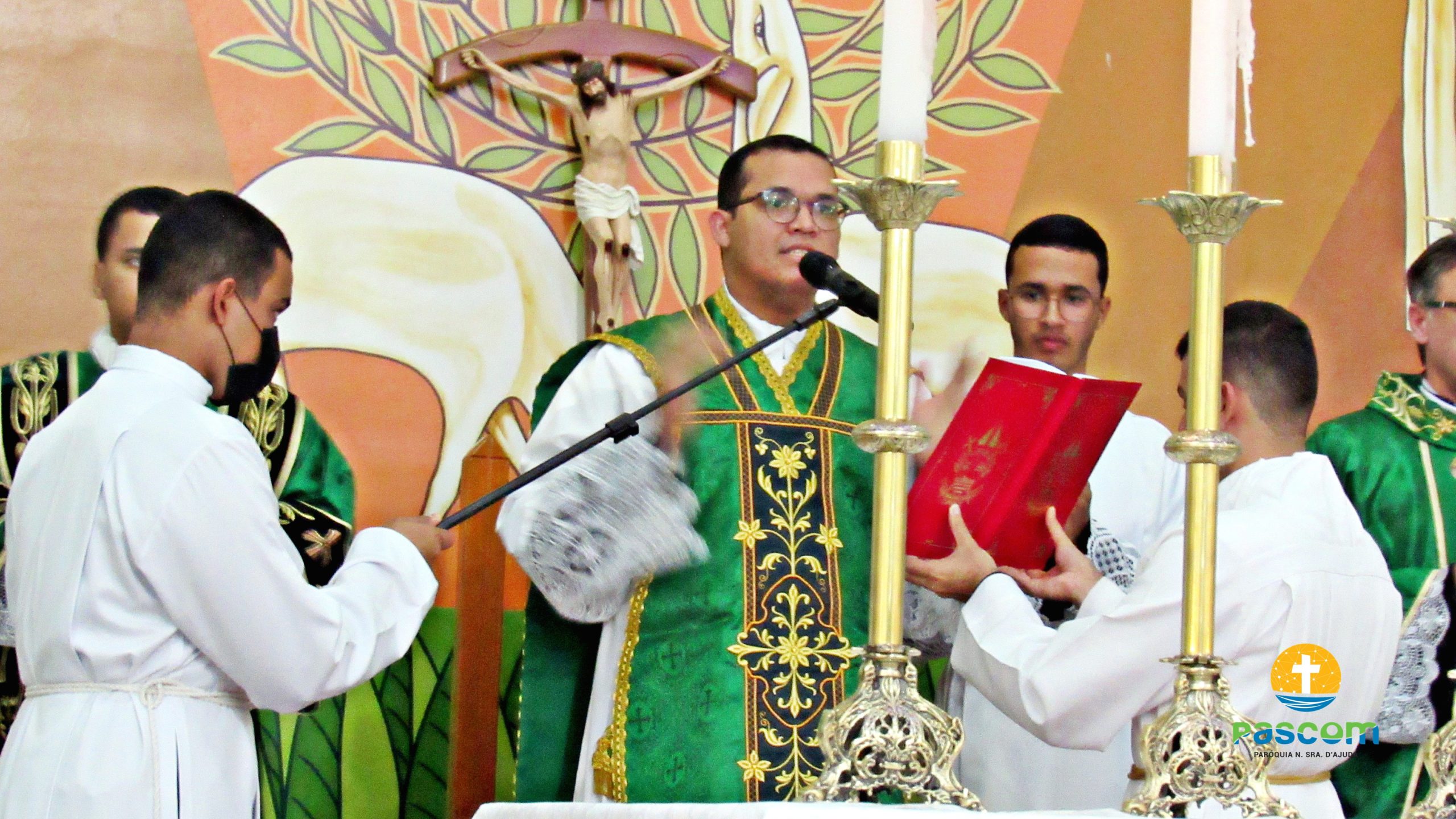 Primeira Missa do Padre Emanoel e Instituição dos novos coroinhas