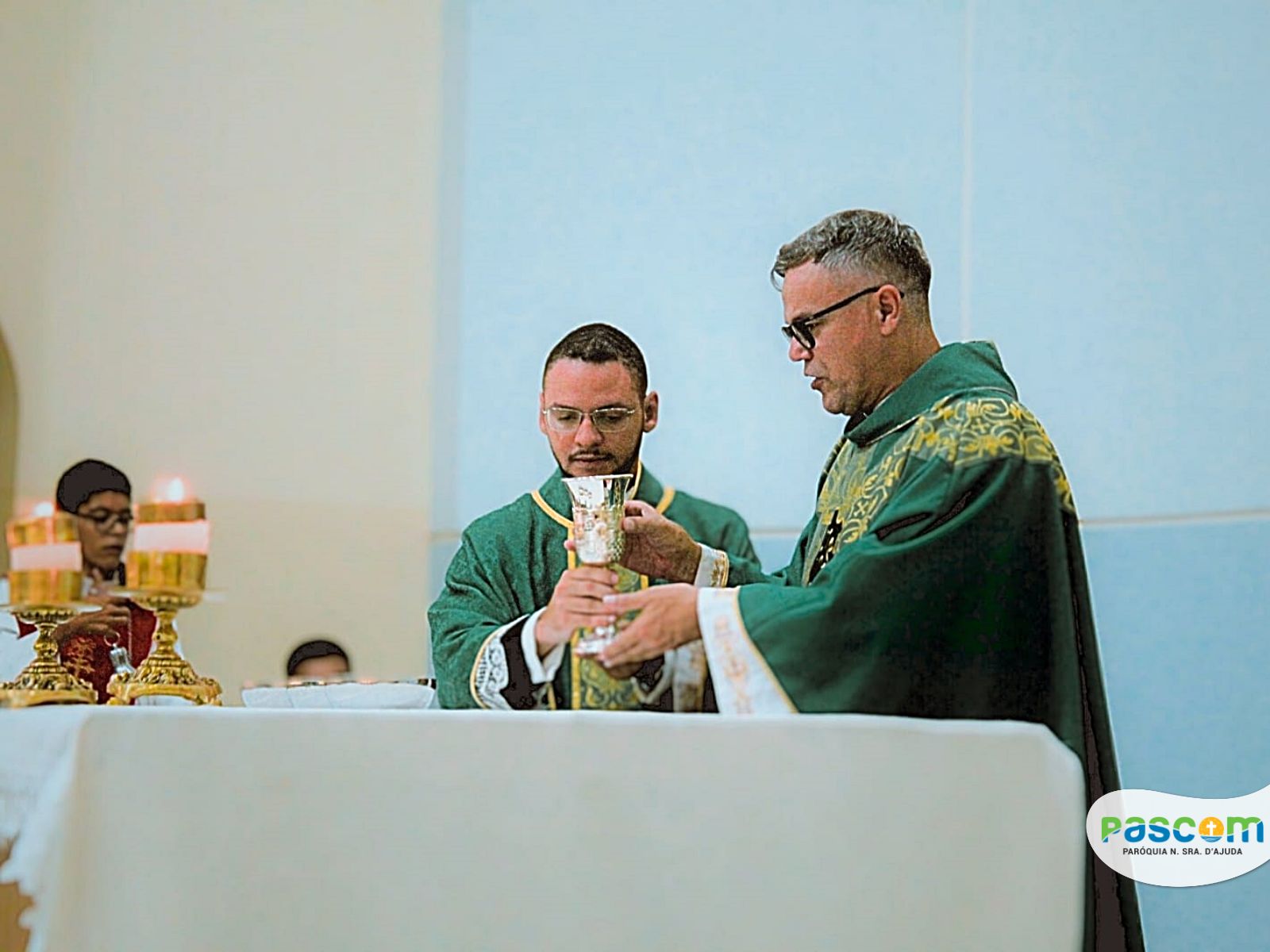 Missa dominical marca despedida do Padre Vagner e Padre Kayo